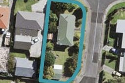 1 Hughdene Place, Henderson, Auckland