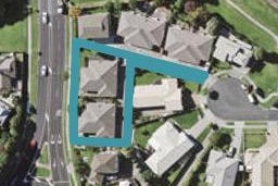 2/20 Marbeth Court, Botany Downs, Auckland