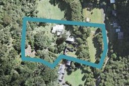 12 Karekare Road, New Lynn