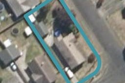1 Kittyhawk Row, Bulls