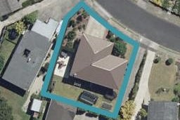 10 McLaren Place, Chedworth, Hamilton