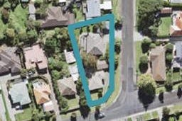 2/13 Bishop Street, Green Bay, Waitakere