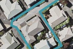 2/22 Penruddocke Road, Half Moon Bay, Auckland