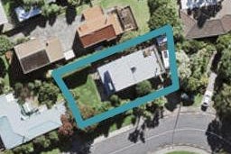 1A McGlashen Place, Beach Haven, Auckland