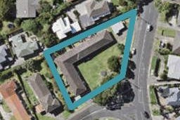 6/110 East Coast Road, Forrest Hill, Auckland
