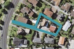 2/124 Bradbury Road, Botany Downs, Auckland