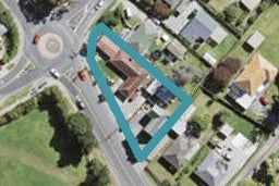 2/22 Pine Avenue, Henderson, Auckland