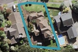 27 Ravenstone Place, Chatswood, Auckland