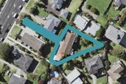 2/339 East Coast Road, Mairangi Bay, Auckland