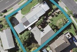 2/27 Gosford Drive, Botany Downs, Auckland