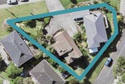 2/23 Masterton Road, Rothesay Bay, Auckland