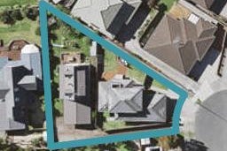 2/42 Headcorn Place, Botany Downs, Auckland