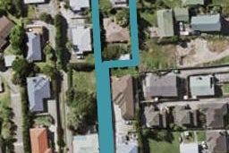 2/221 Wairau Road, Totara Vale, Auckland