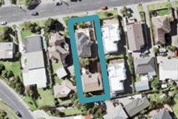 2/17 Montgomery Avenue, Rothesay Bay, Auckland
