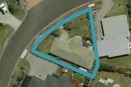 8 Paradise Point Place, One Tree Point