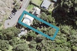 3 Marine Parade South, Piha