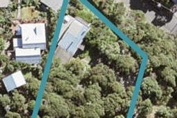 44 Rayner Road, Piha, Piha