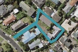 2/23 Margaret Place, Milford, Auckland