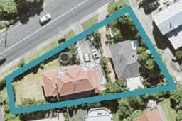 2/863 Beach Road, Waiake, Auckland