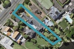 2/60 Shakespeare Road, Milford, Auckland