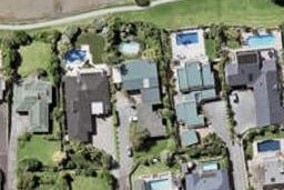 2/62 Bramley Drive, Farm Cove, Auckland