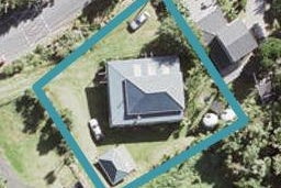 20 Beach Valley Road, New Lynn