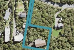 12 Log Race Road, Piha, Piha