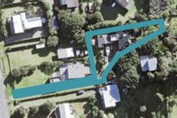 101A Marine Parade North, Piha