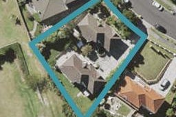 2/5 Arirang Rise, Pinehill, Auckland
