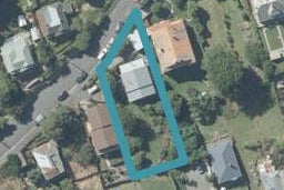 12 Adderley Terrace, Ravensbourne, Dunedin