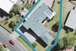 4 Pine Avenue, Henderson, Auckland