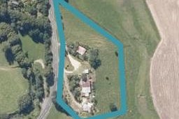 1307 Oruru Road, Peria