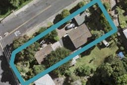 2/1 Awaroa Road, Sunnyvale, Auckland