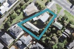 2/1004 East Coast Road, Northcross, Auckland