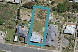 239 Foyle Street, Bluff