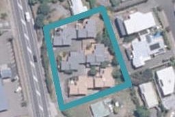 2/230 Lake Terrace, Waipahihi, Taupo