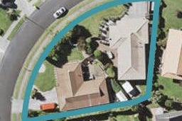 1/10 Pinewood Grove, Botany Downs, Auckland