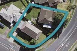 1/1 Barbados Drive, Unsworth Heights, Auckland