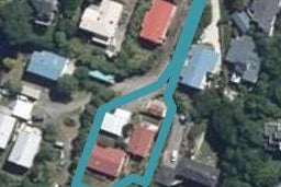 2 PINE TREE LANE, Korokoro, Lower Hutt