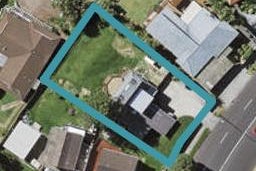 2/61 College Road, Northcote, Auckland