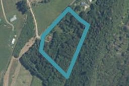 315 Packard Road, Motupipi