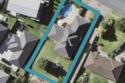 3 Cambric Place, Botany Downs, Auckland