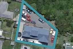 21B Warrington Grove, Newlands, Wellington