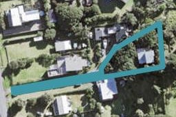 101 Marine Parade North, Piha