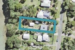 99 Kauri Point Road, Laingholm, Auckland