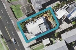 11 East Coast Road, Milford, Auckland