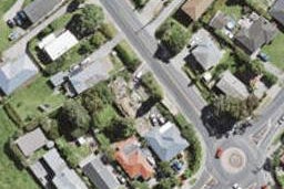 27 Pine Avenue, Henderson, Auckland