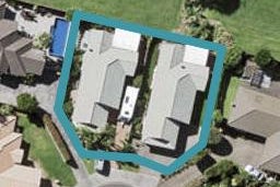 2/17 Arrathorne Place, Northpark, Auckland