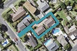 2/3A Charles Dickens Drive, Mellons Bay, Auckland