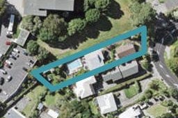 2/16 Clematis Avenue, Murrays Bay, Auckland